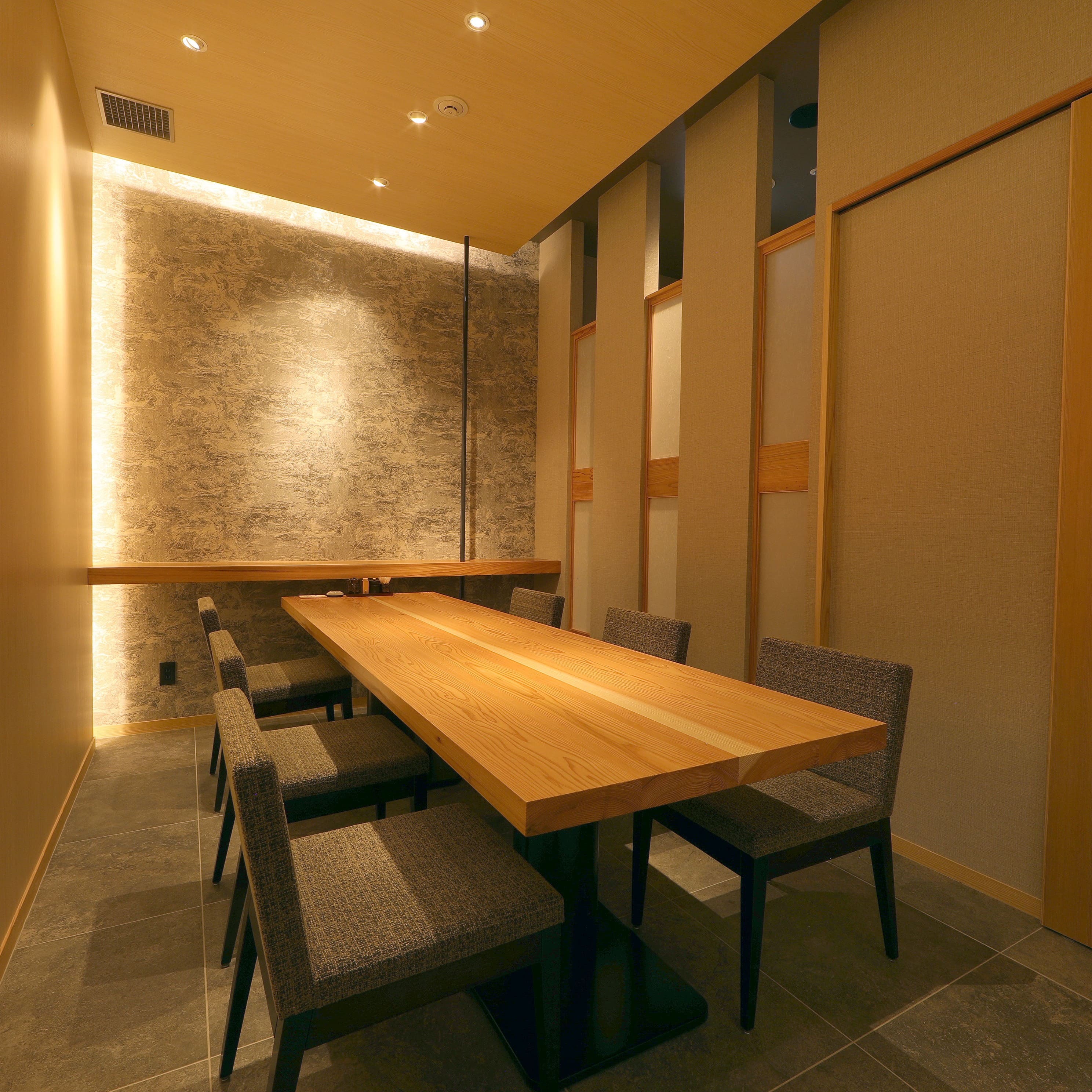 ■完全個室確約■＋１ドリンク付き！お祝い、顔合わせ、接待におススメです　雛菊～ひなぎく～大切な時間を落ち着いて過ごせるプラン　メインはひつまぶし、先付、お造り、うまき、白焼きを堪能