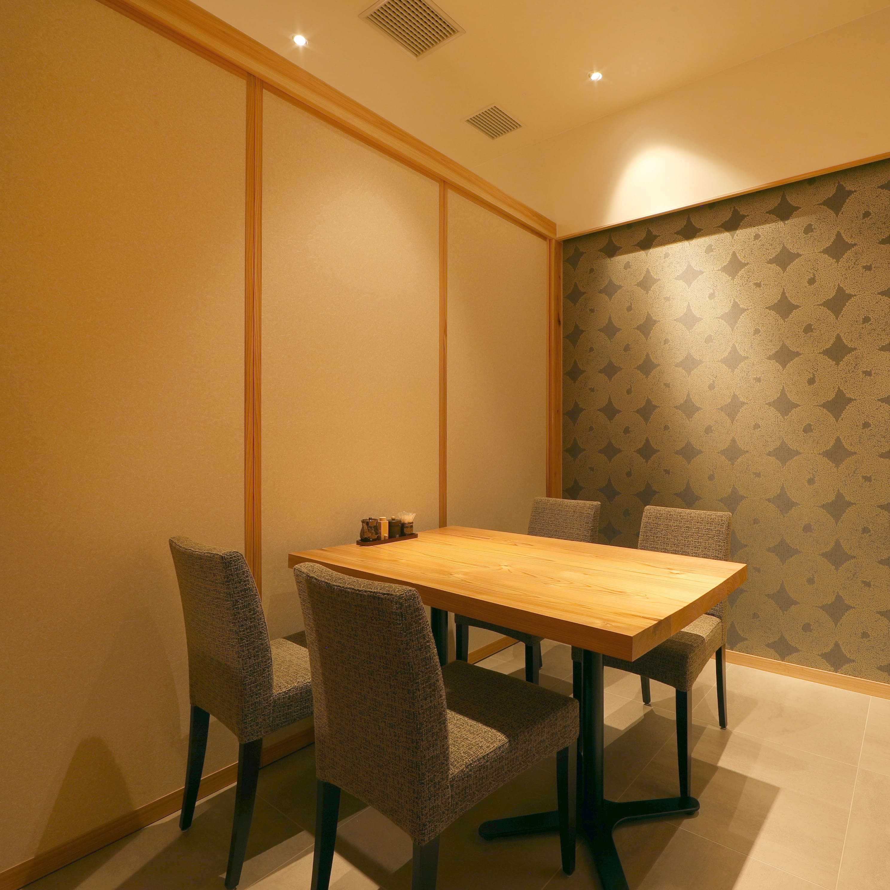 ◆半個室確約！◆＋選べる1ドリンク■広島店だけの限定コース■【贅沢一本重御膳】名物一本重にお造り、天ぷら盛りを添えた贅沢な一品■9,000円⇒8,500円